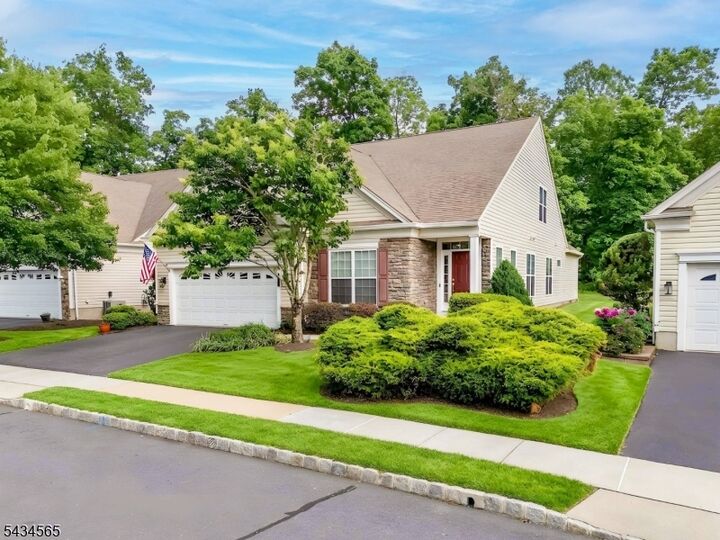Property Photo:  717 Thistle Hill Ln  NJ 08873 