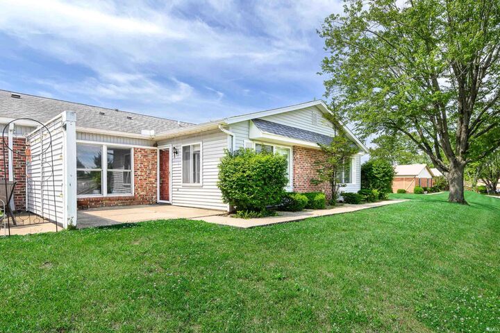 Property Photo:  1130 E Carnaby Street  IN 47401 