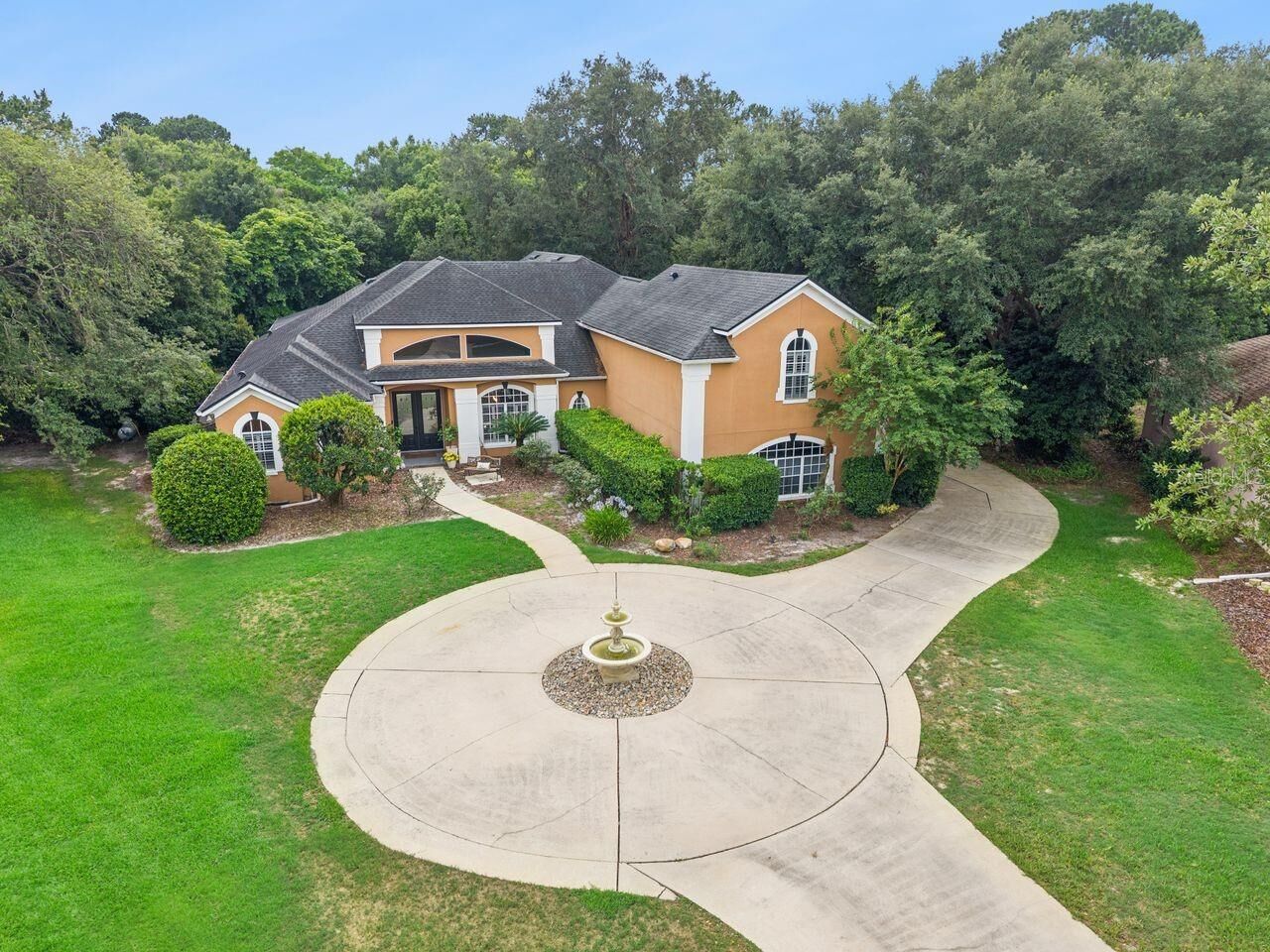 Property Photo:  409 Almeria Court  FL 32708 