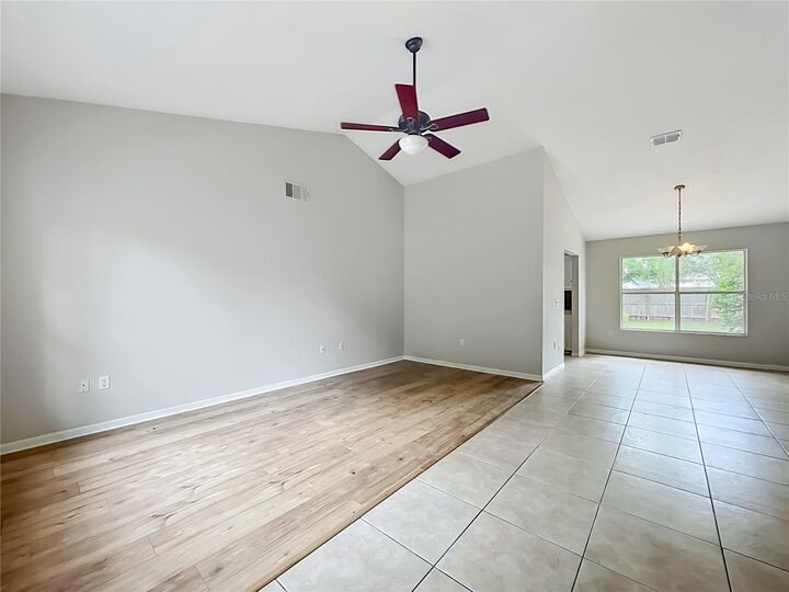 Property Photo: 925 Old Mail Lane FL 32773