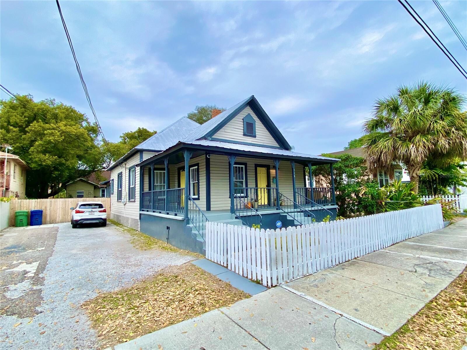 Property Photo:  908 E 20th Avenue  FL 33605 