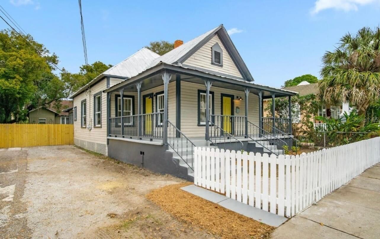 Property Photo: 908 E 20th Avenue FL 33605