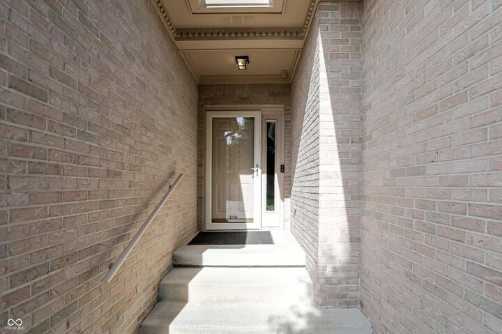 Property Photo: 1472 Heron Ridge Boulevard IN 46143