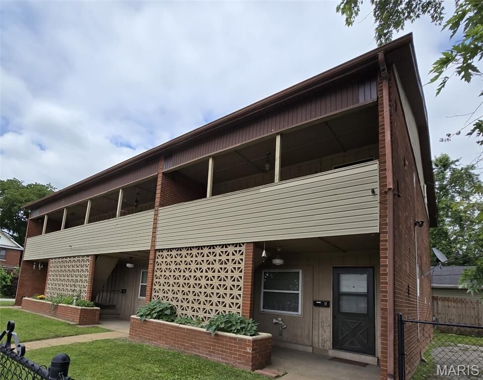 Property Photo: 2200 Iowa Street IL 62040