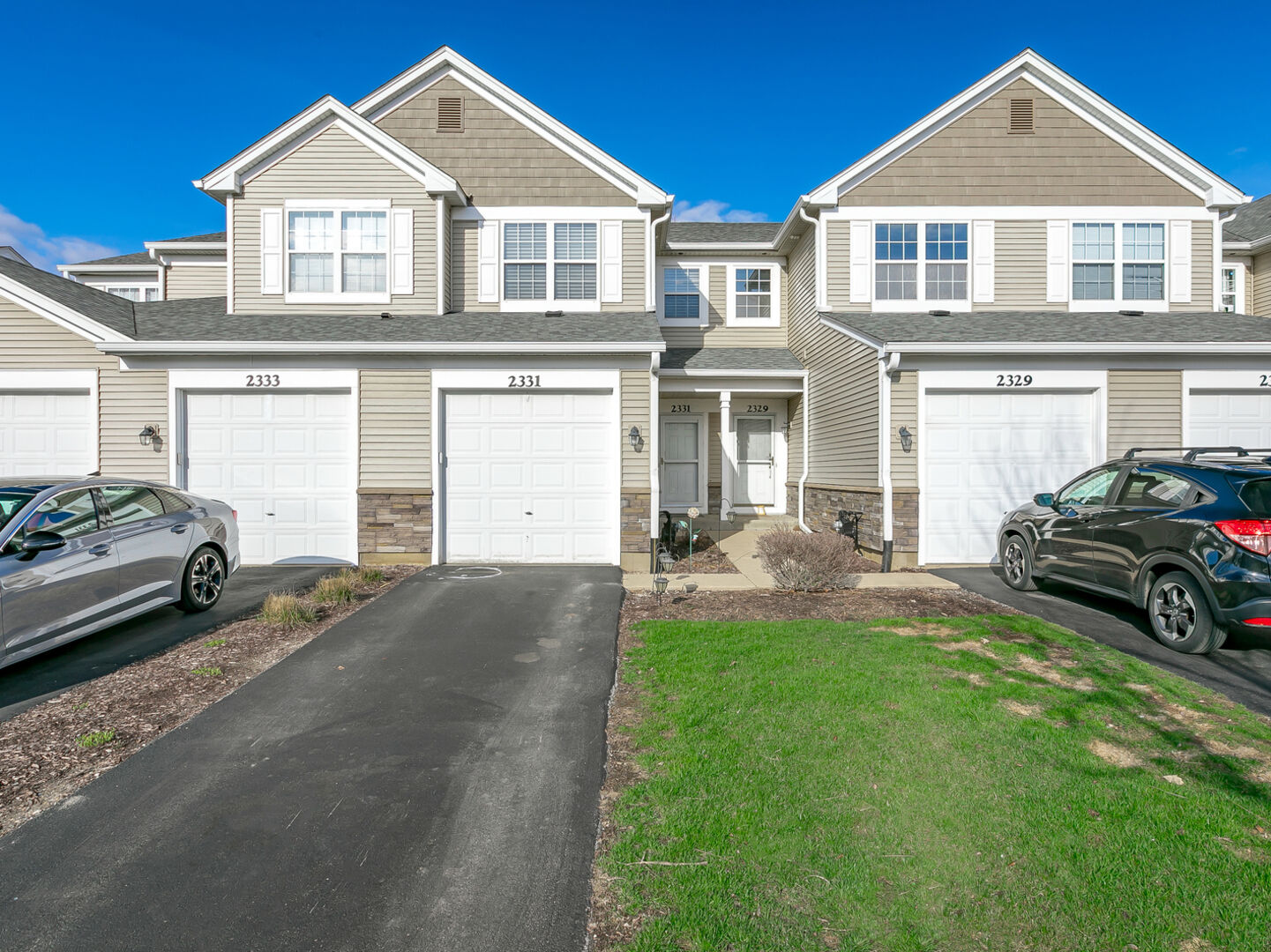 Property Photo:  2331 Overlook Court  IL 60563 