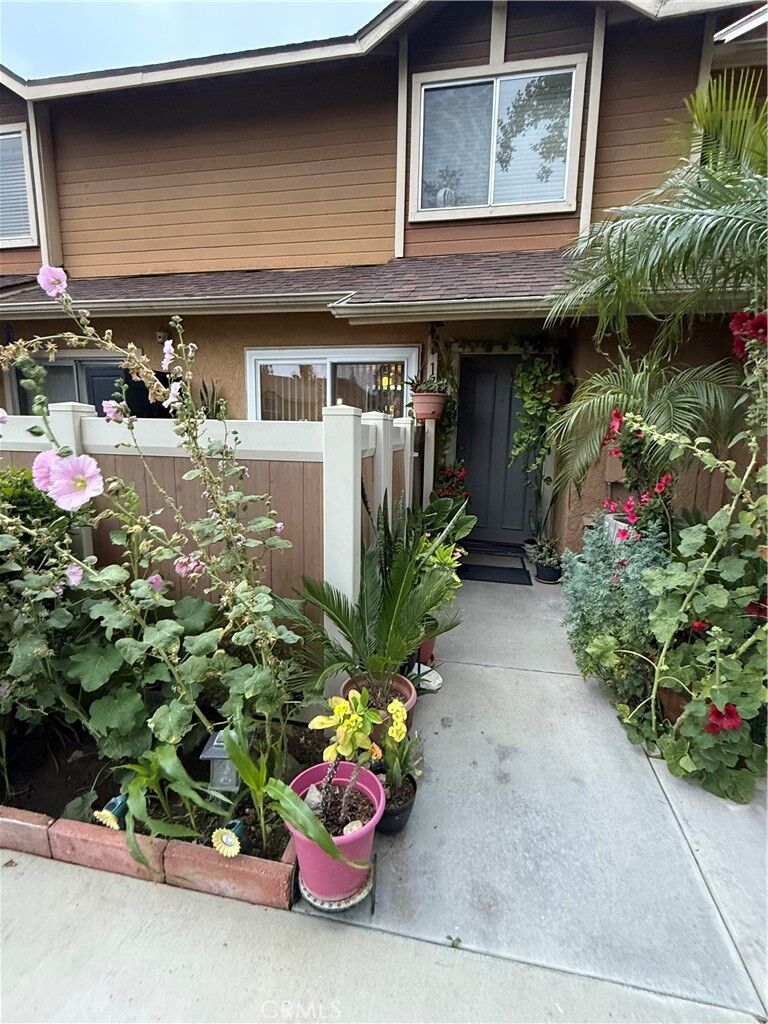 Property Photo:  1460 Kendall 17  CA 92407 