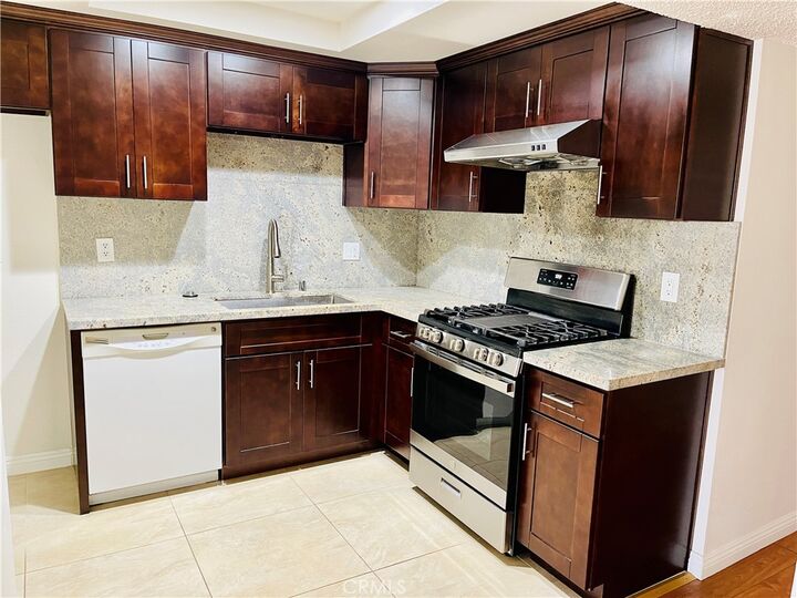 Property Photo: 1622 Allegro Sq J CA 91776