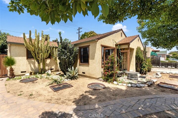Property Photo:  331 E Silva  CA 90805 