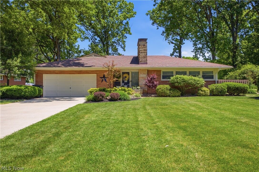 Property Photo:  277 Marwood Drive SE  OH 44484 