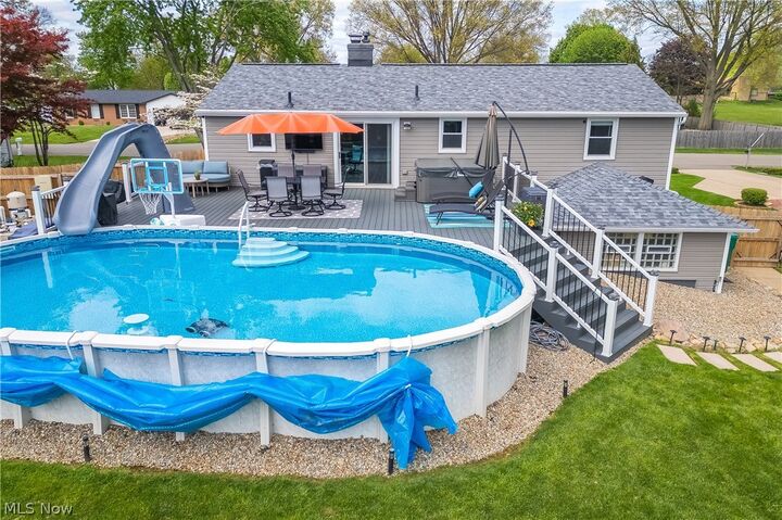 Property Photo:  8318 Kellydale Street NW  OH 44646 