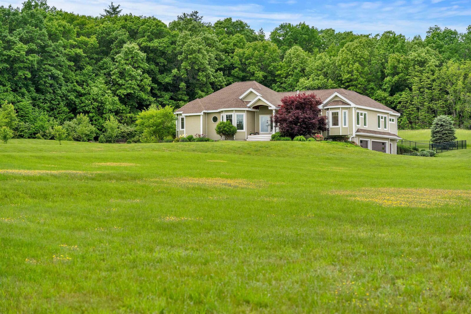 Property Photo:  164 Broad Street  NH 03049 