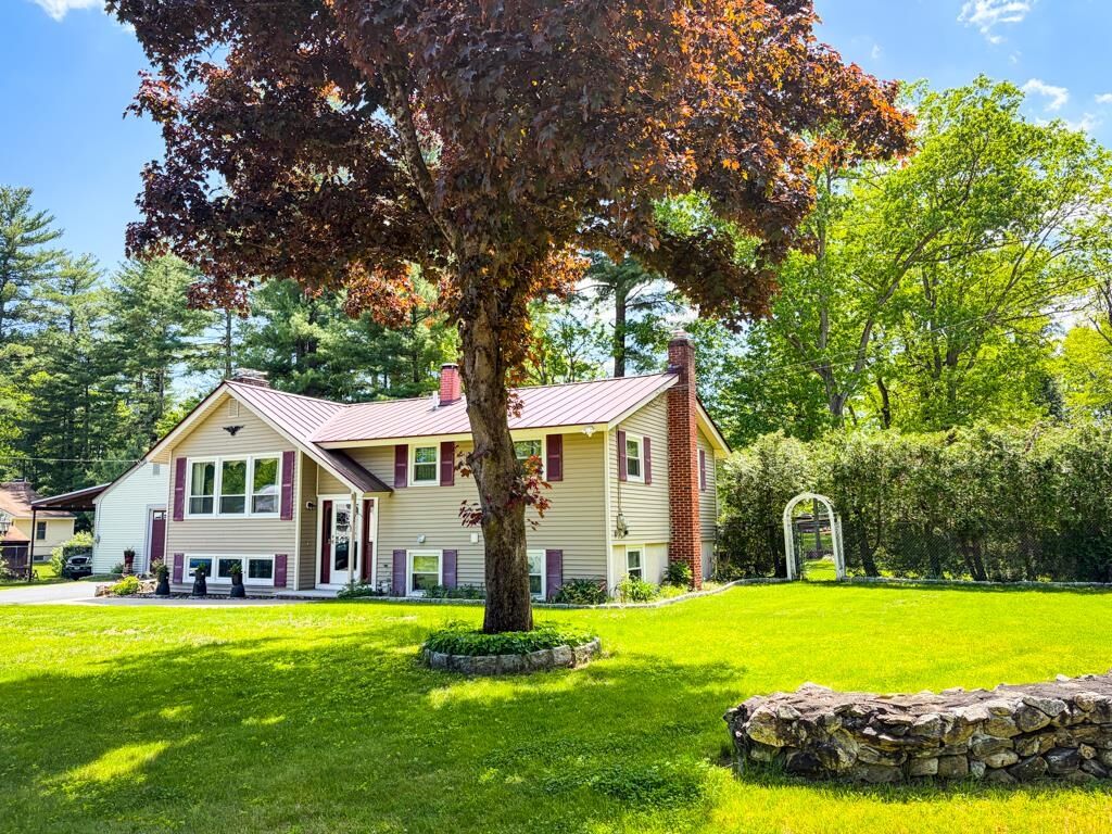 Property Photo:  1 Pine Tree Lane  NH 03054 