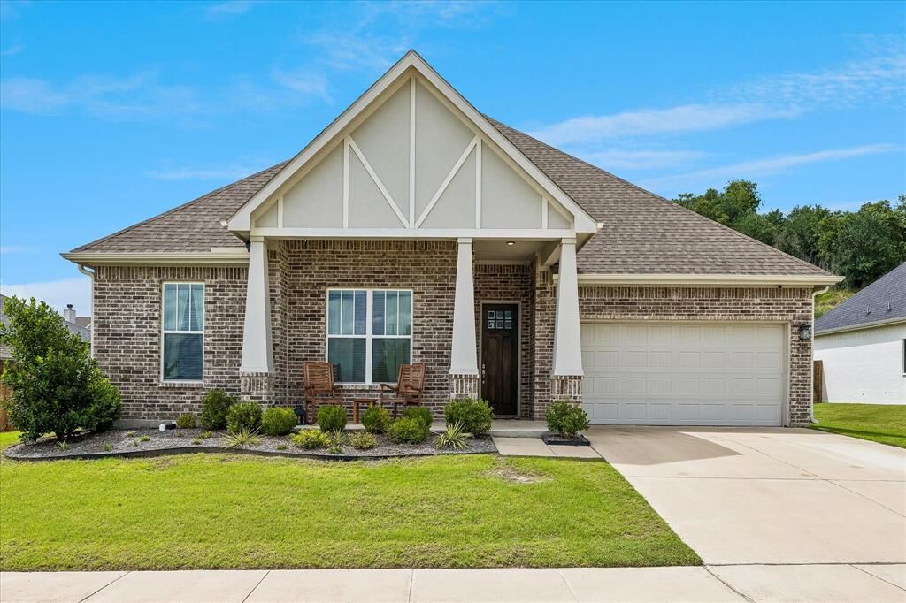 Property Photo:  215 E Furlong  TX 76087 
