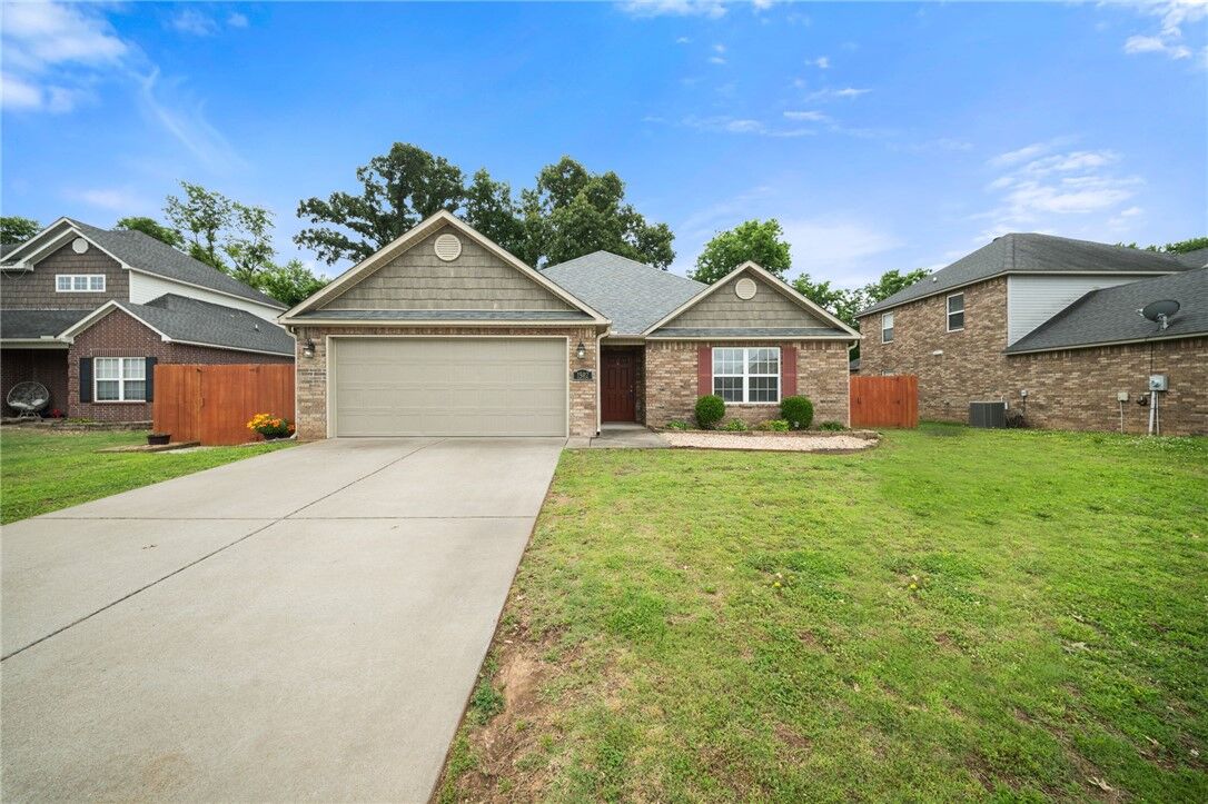 Property Photo:  1502 W Kelley Drive  AR 72756 