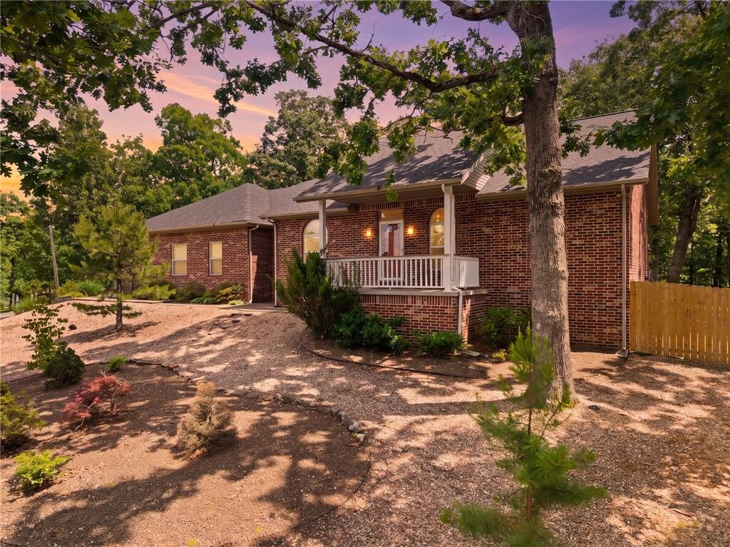 Property Photo:  15 Sutherland Lane  AR 72714 