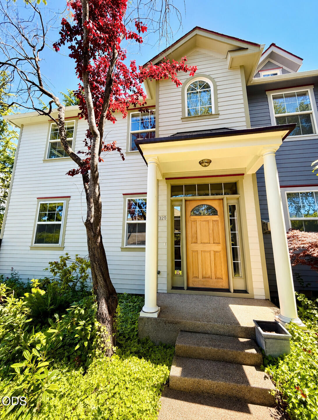 Property Photo: 820 Park Street OR 97520