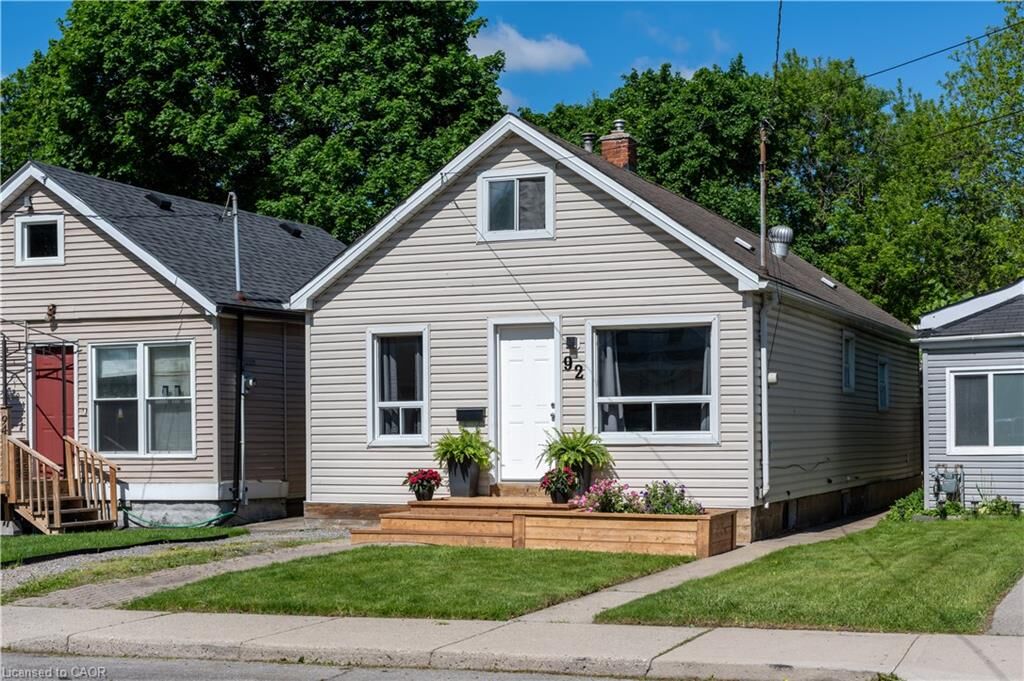 Property Photo: 92 East 24th Street ON L8V 2Y1