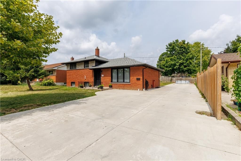 Photo de la propriété:  18 Silverdale Crescent  ON N5Z 4A4 