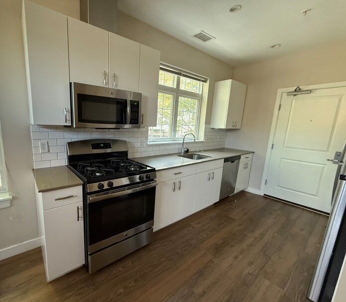 Property Photo: 11 Alder St 4-2D MA 02452