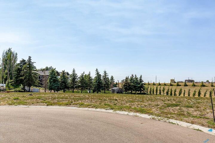 Property Photo: 12 Yuma Valley AB T1B 0J9