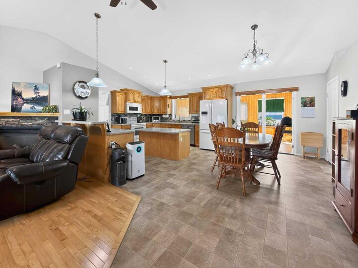 Property Photo: 9922 110 Street AB T0H 2H0