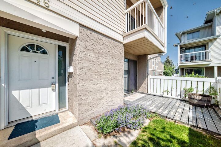Property Photo:  3015 51 Street SW 46  AB T3E 6N5 