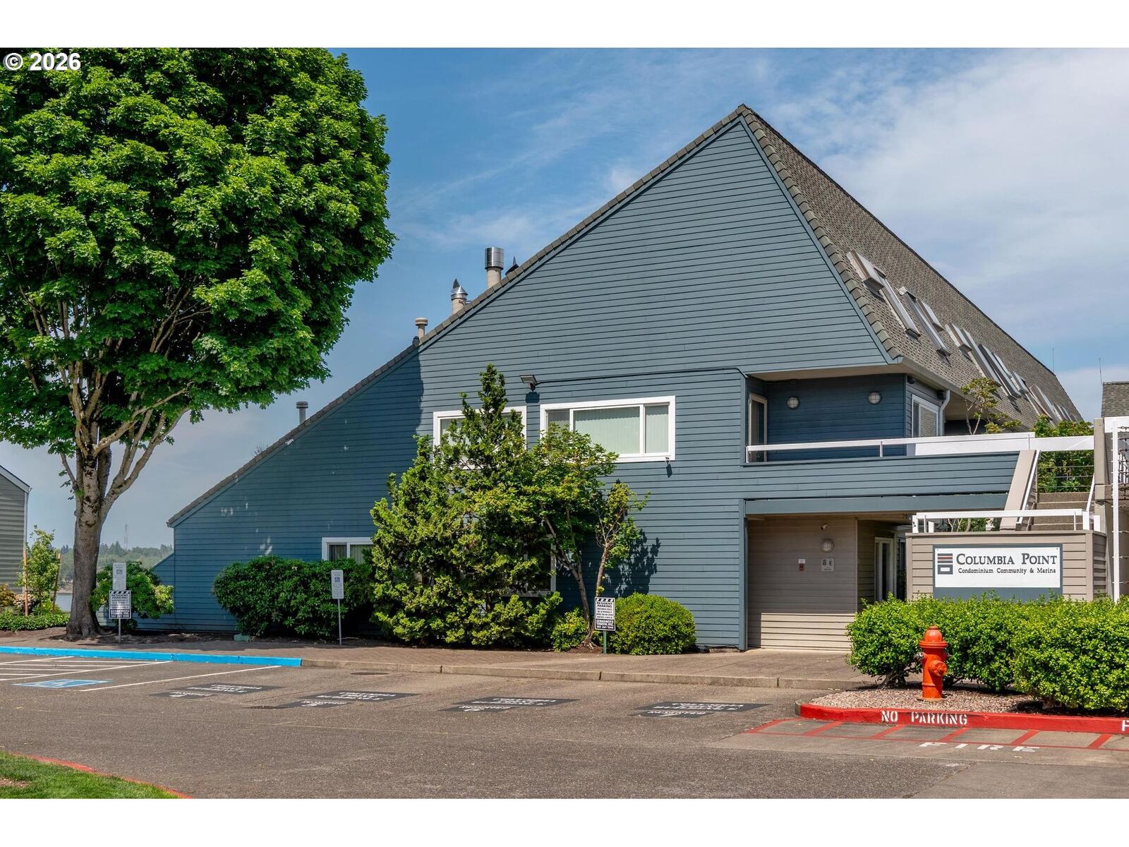 Property Photo: 113 N Hayden Bay Dr OR 97217