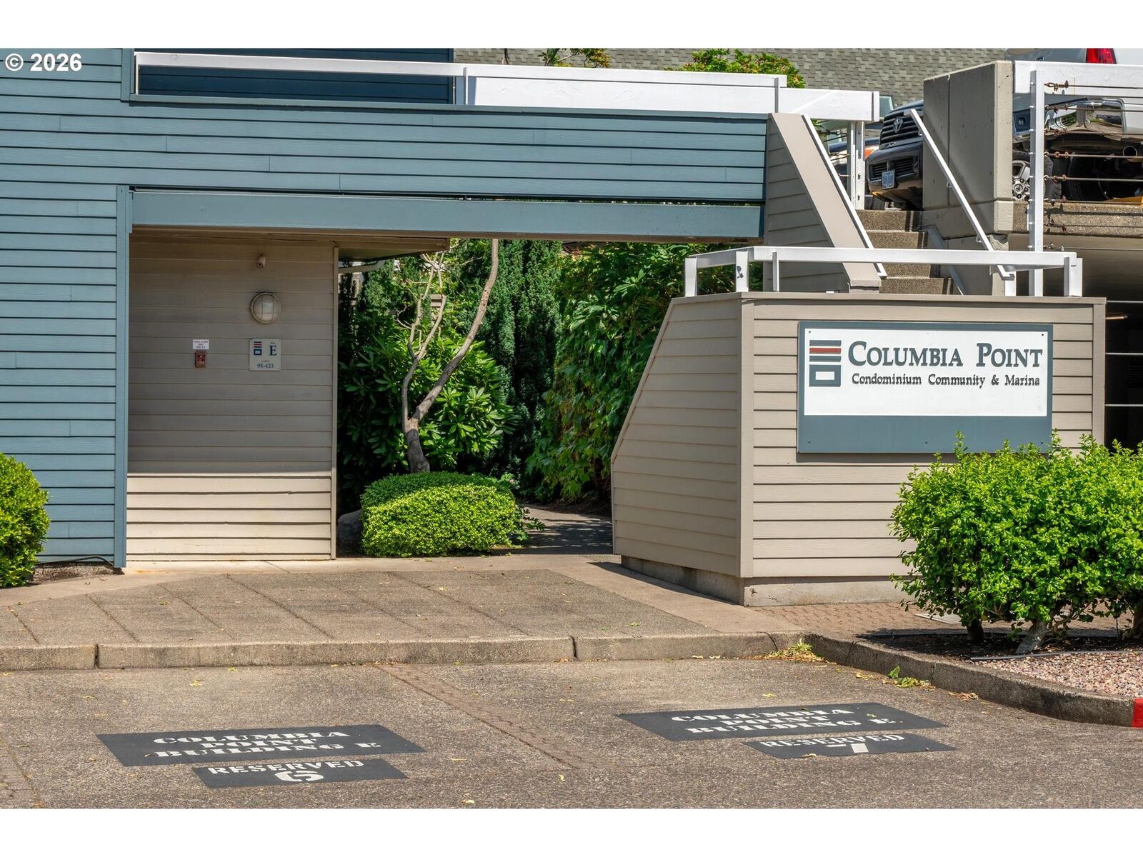 Property Photo:  113 N Hayden Bay Dr  OR 97217 