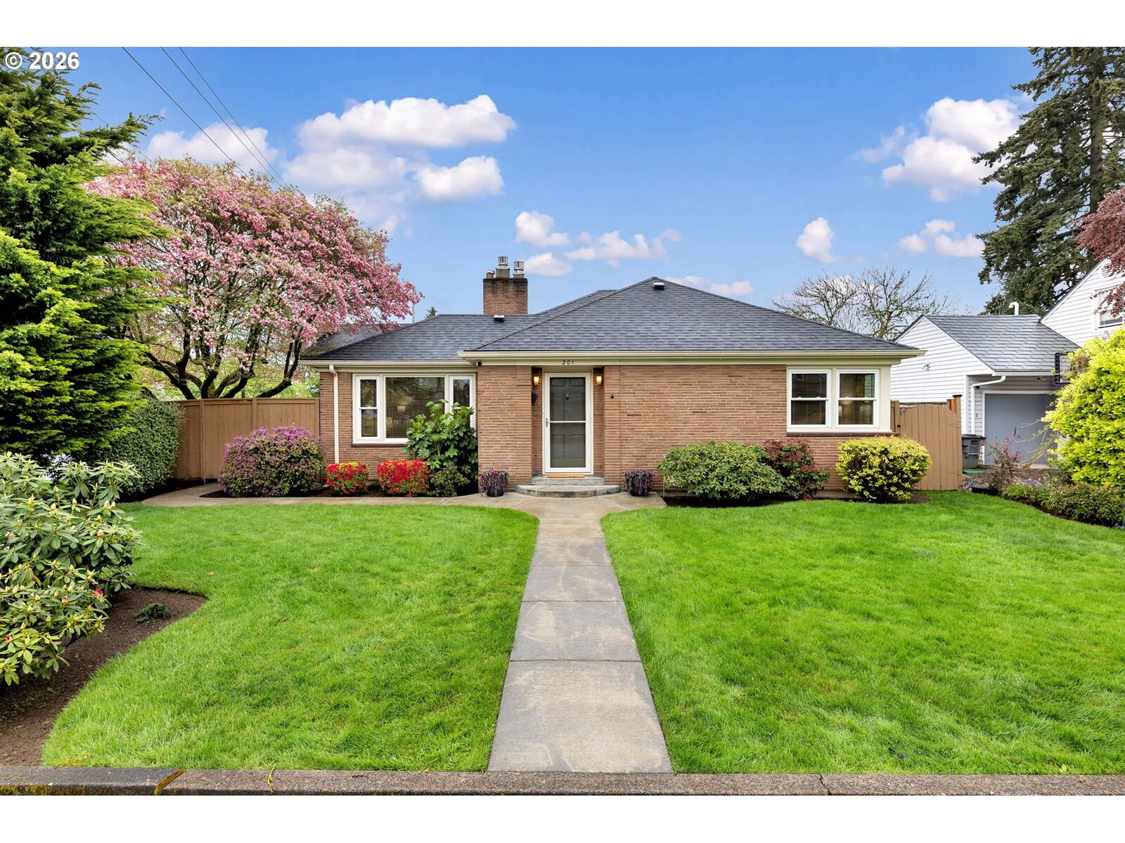 Property Photo: 201 NW 46th St WA 98663