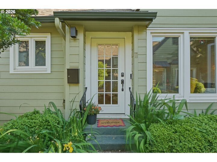 Property Photo:  1411 SE 30th Ave 11  OR 97214 