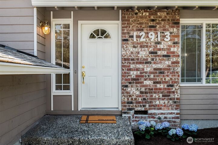 Property Photo: 12913 NE 144th Place WA 98034