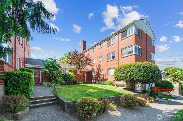 Property Photo: 4407 SW Alaska Street 11 WA 98116