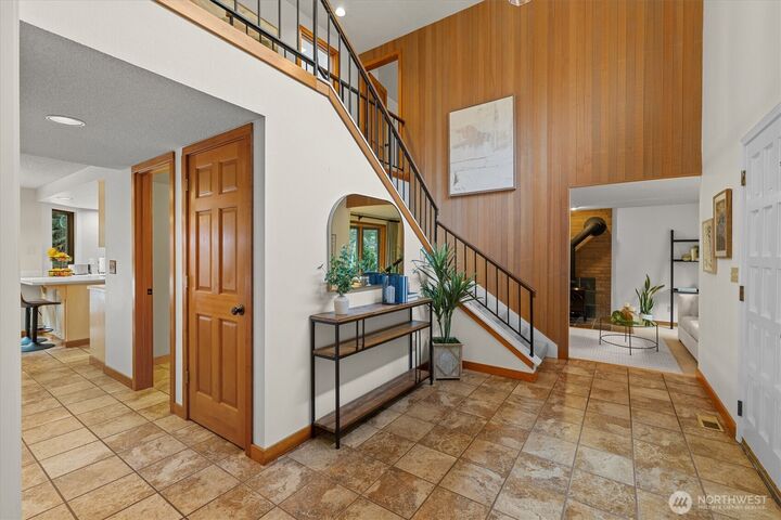 Property Photo:  6923  237th Avenue NE  WA 98053 