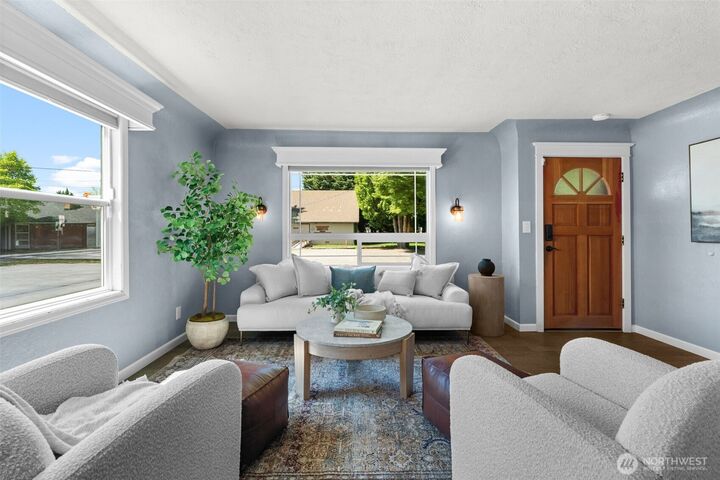 Property Photo:  521  Boyd Avenue  WA 98390 