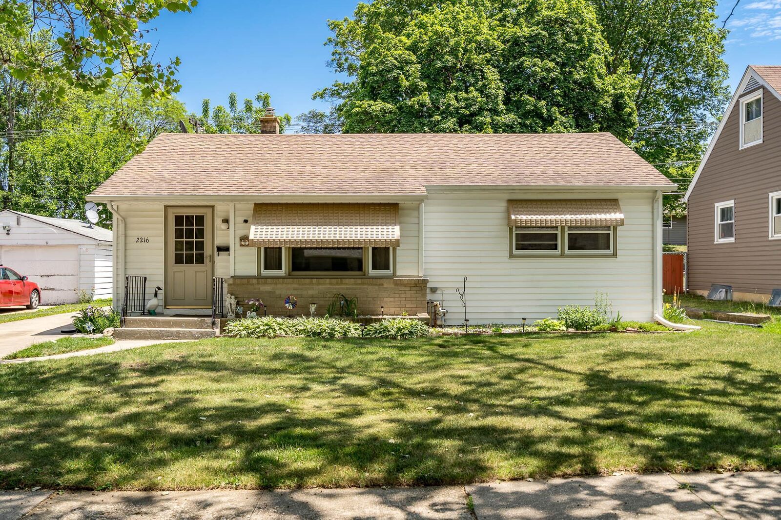 Property Photo:  2216 Colorado Avenue  IL 61108 