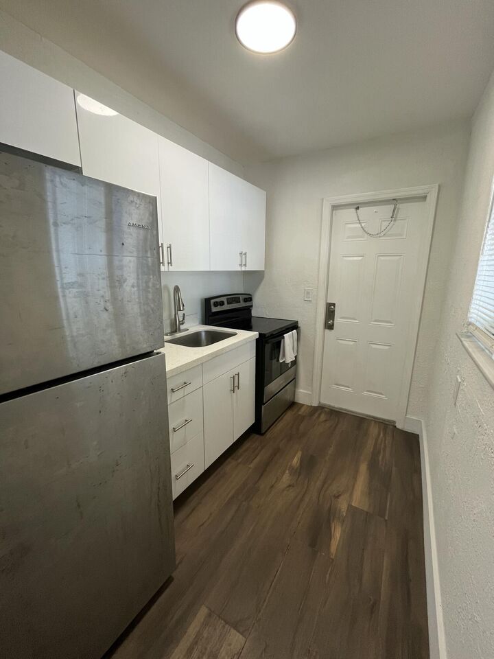 Property Photo:  2300 NW 6th Street 2  FL 33311 