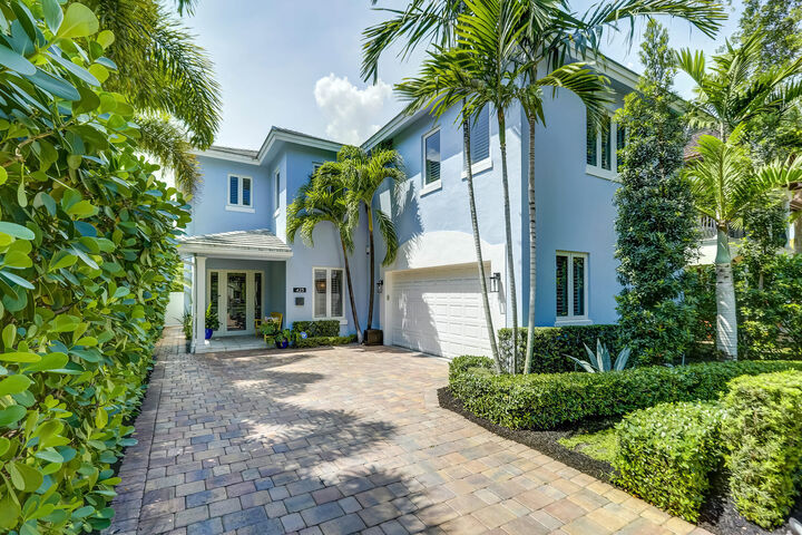Property Photo: 425 NE 11th Avenue FL 33301