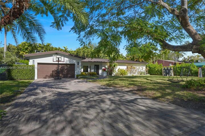 Property Photo:  6111 SW 86th St  FL 33143 
