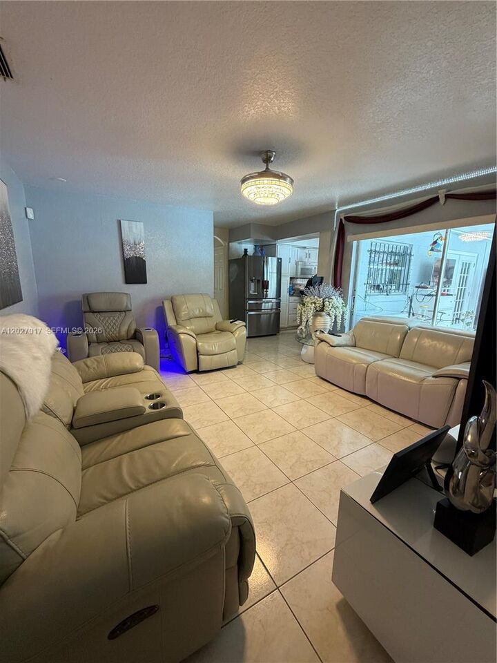 Property Photo: 4162 Kingsbridge Drive FL 32839