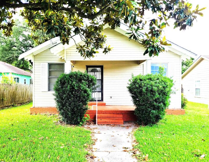Property Photo:  1670 Corley St.  TX 77701 