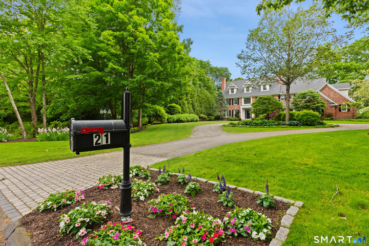 Property Photo:  21 Williamsburg Lane  CT 06001 