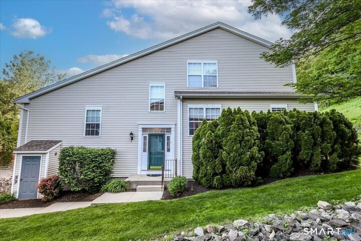 Property Photo: 2101 Eaton Court 2101 CT 06811