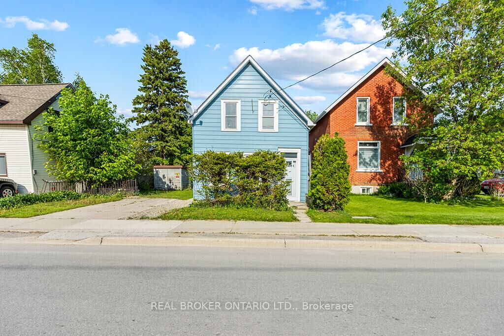 Property Photo: 1323 2nd Avenue W ON N4K 4N5