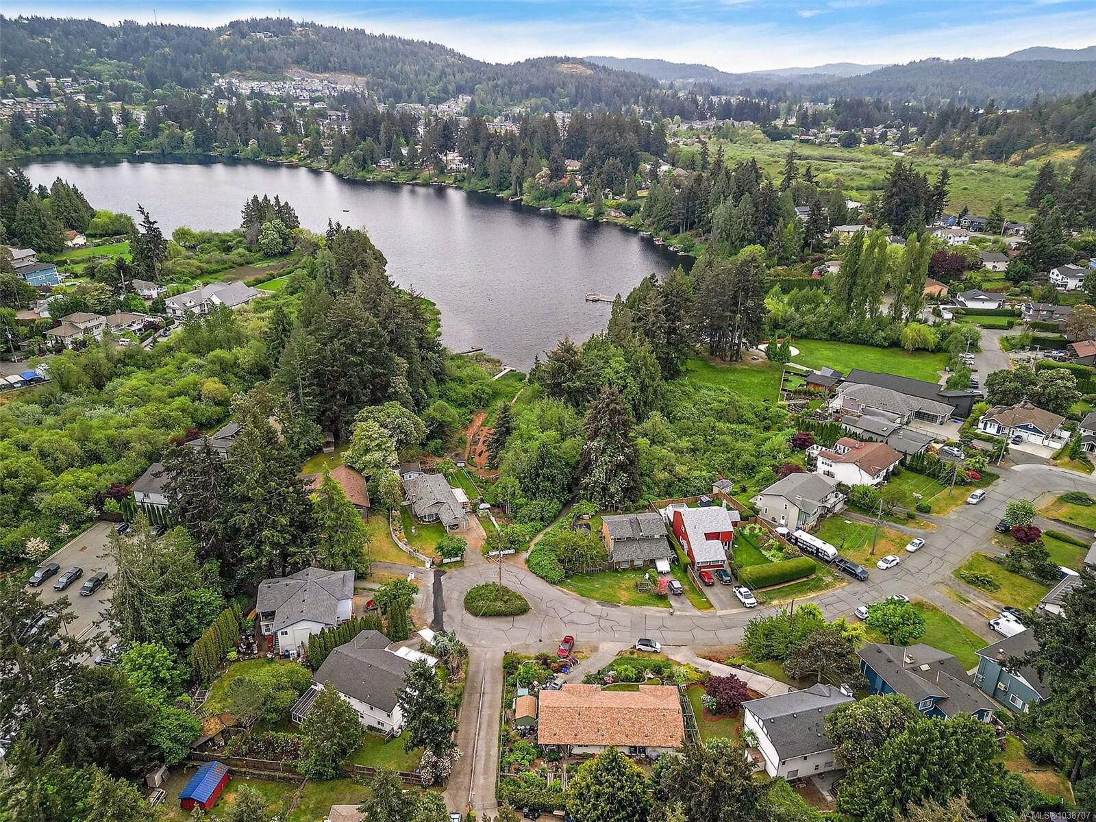 Property Photo:  3042 Shoreview Dr  BC V9B 4K6 