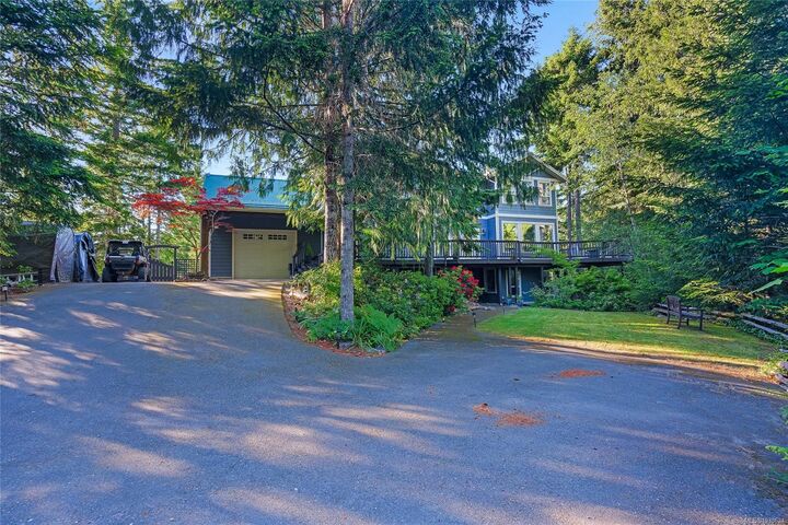 Property Photo: 1571 Meadowood Way BC V9K 1K1