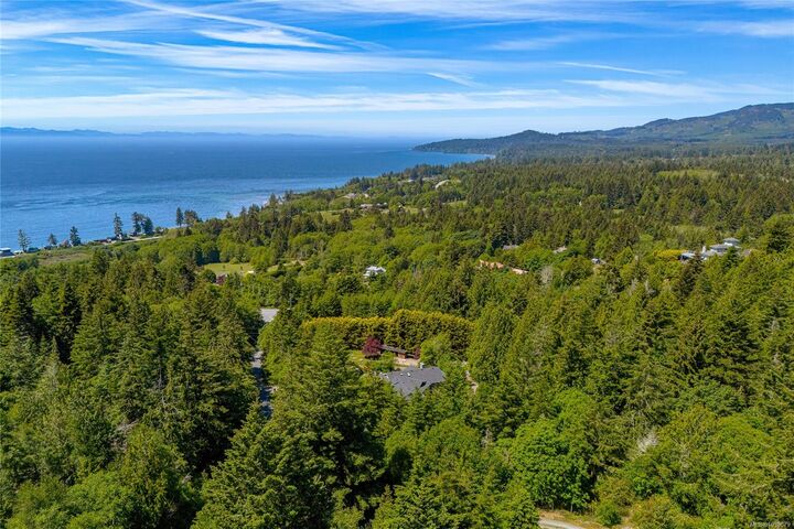 Property Photo:  4475 Otter Point Rd  BC V9Z 0K4 