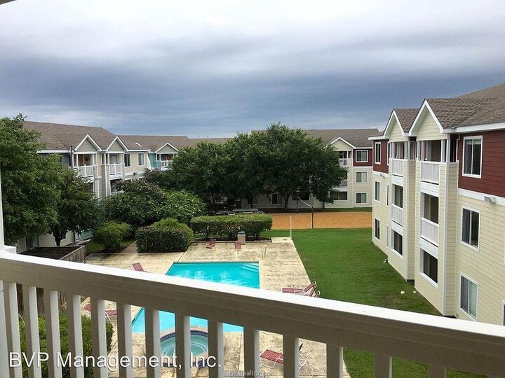 Property Photo:  527 Southwest Parkway 203  TX 77840 