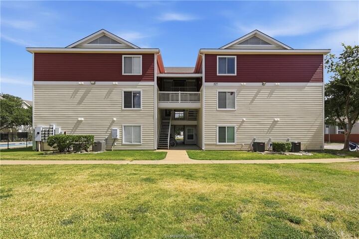 Property Photo:  527 Southwest Parkway 203  TX 77840 