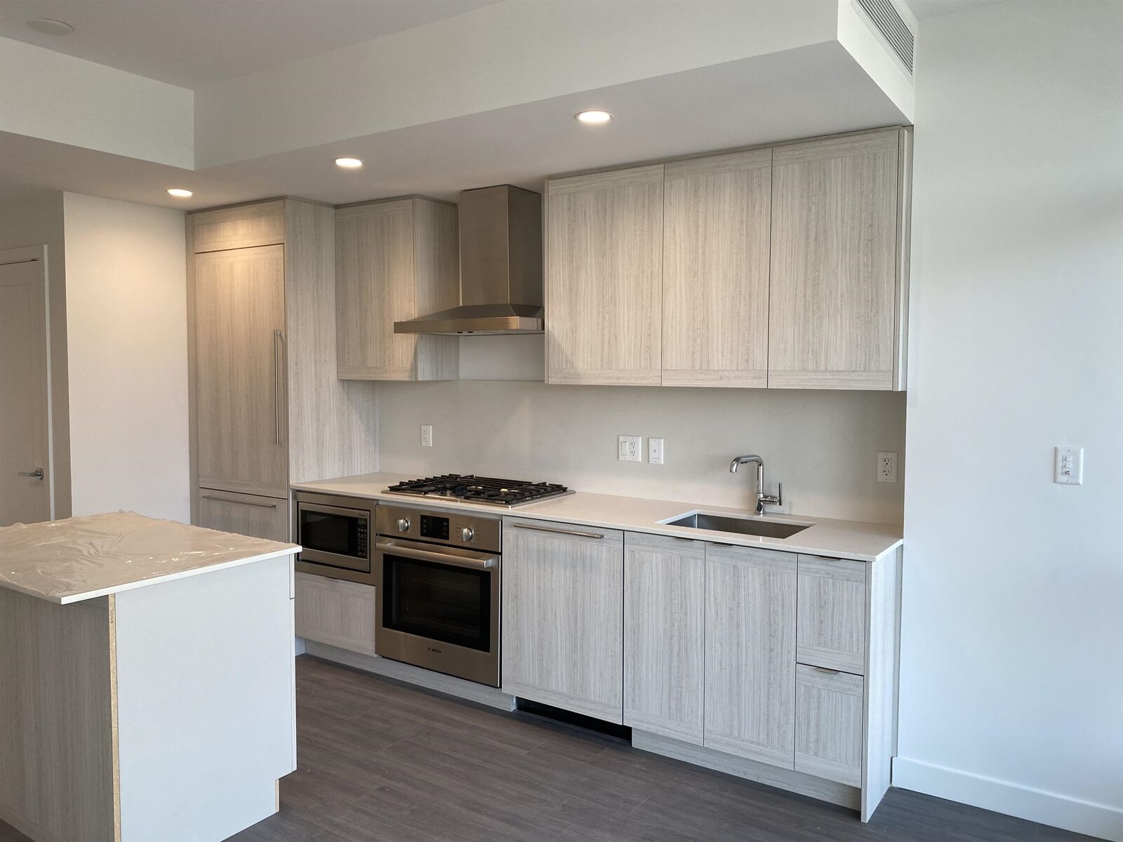 Property Photo:  2351 Beta Avenue 11xx  BC V5C 0M2 