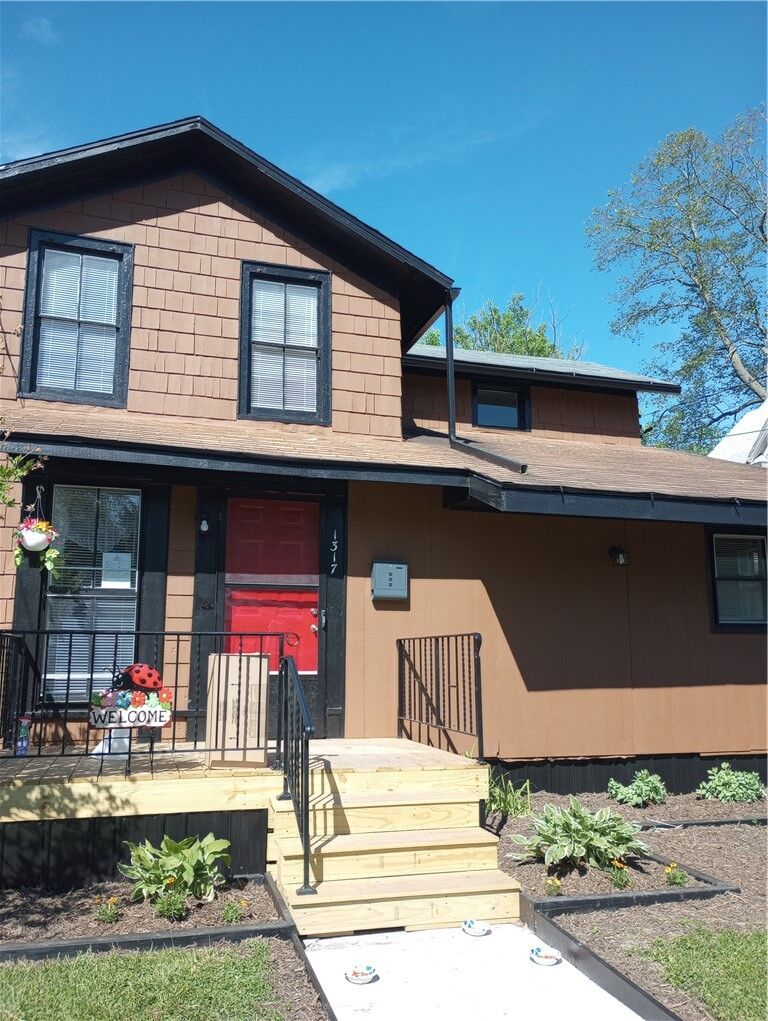 Property Photo:  1317 Hall Street  NY 14901 
